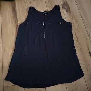 Sleeveless tank shirt